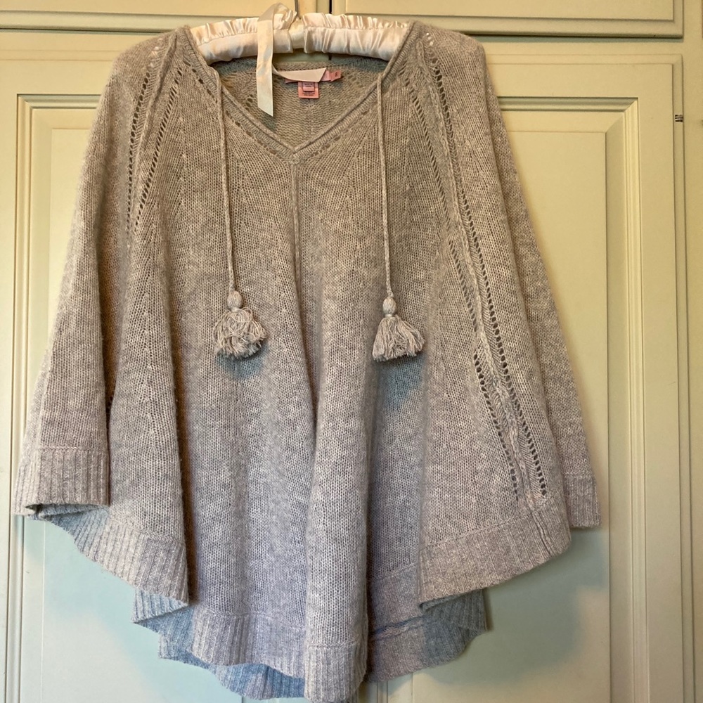 100% cashmere cape